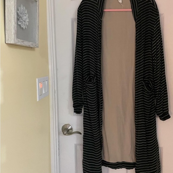 ACACIA silk jacket size P - Picture 2 of 2